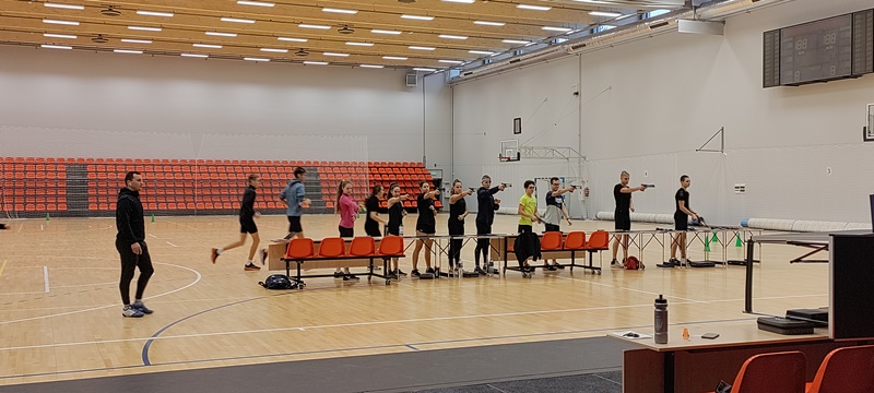 2022 01 04 vilniaus jauniu ir jaunimo siuolaikines penkiakoves rinktines nariai sporto komplekse druskininkai2